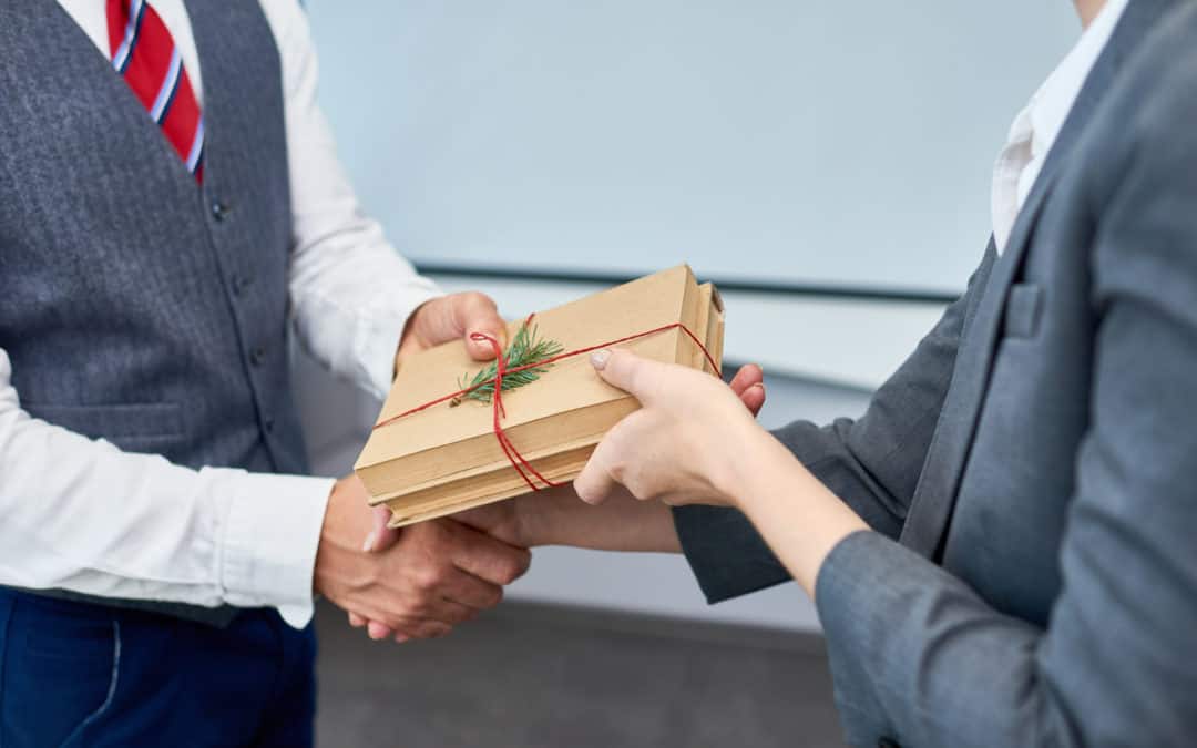 8 Thoughtful Corporate Gift Ideas For Your Employees