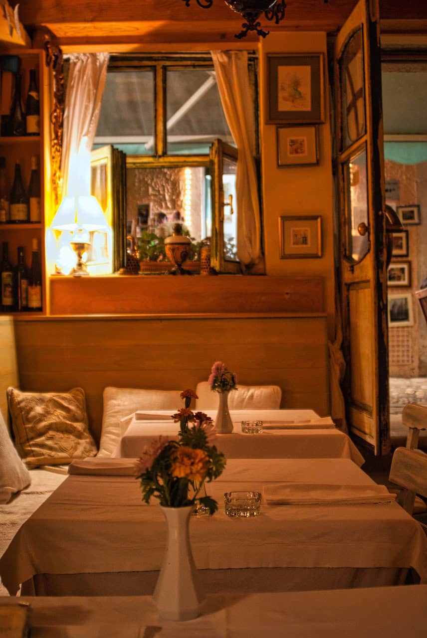 marketing-romantic-restaurnt